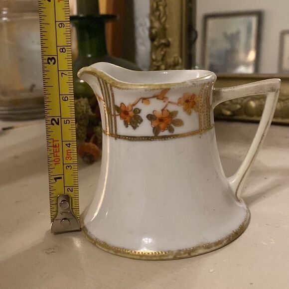 🎀 VINTAGE 🎀 China/Porcelain Creamer Floral with Gold Trim - Picture 8 of 8